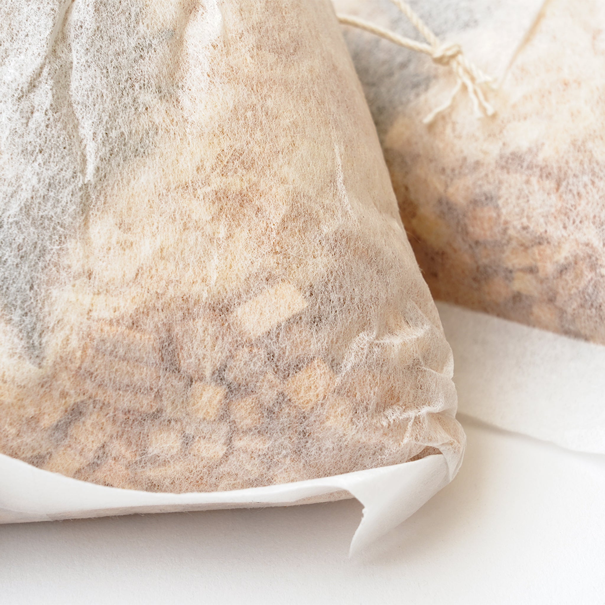 Tosaryu Hinoki Flakes Spa Bag (2pc)