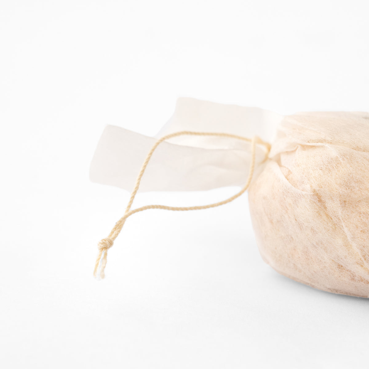 Tosaryu Hinoki Flakes Spa Bag (2pc) detail image 3, Japanese homeware and gifts at SF76