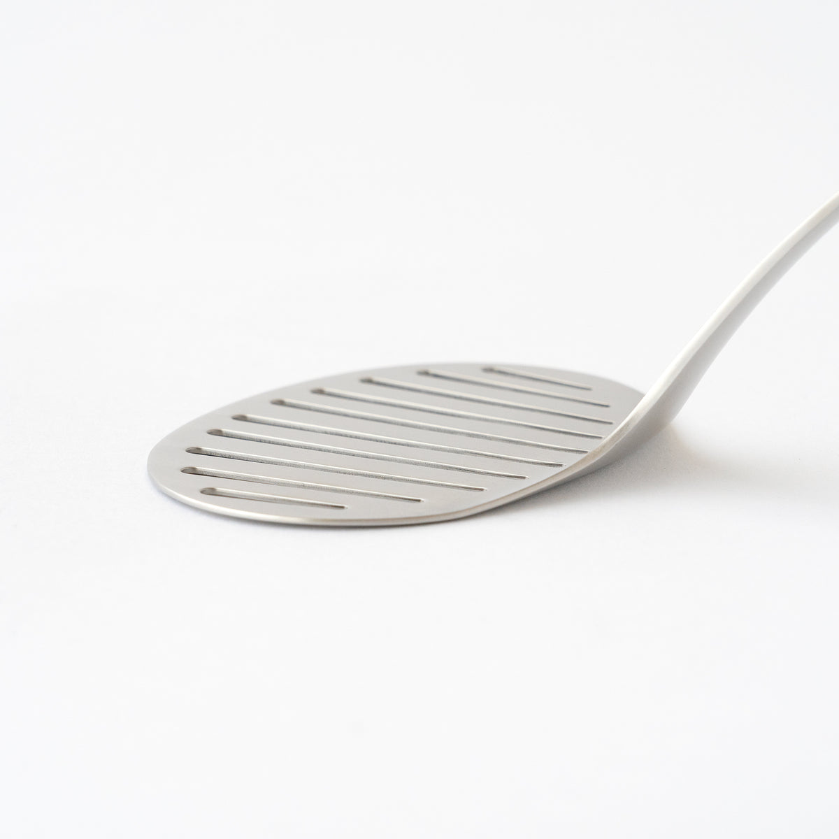 Sori Yanagi Kitchen Turner detail image 3, Sori Yanagi Japanese kitchen tools at SF76