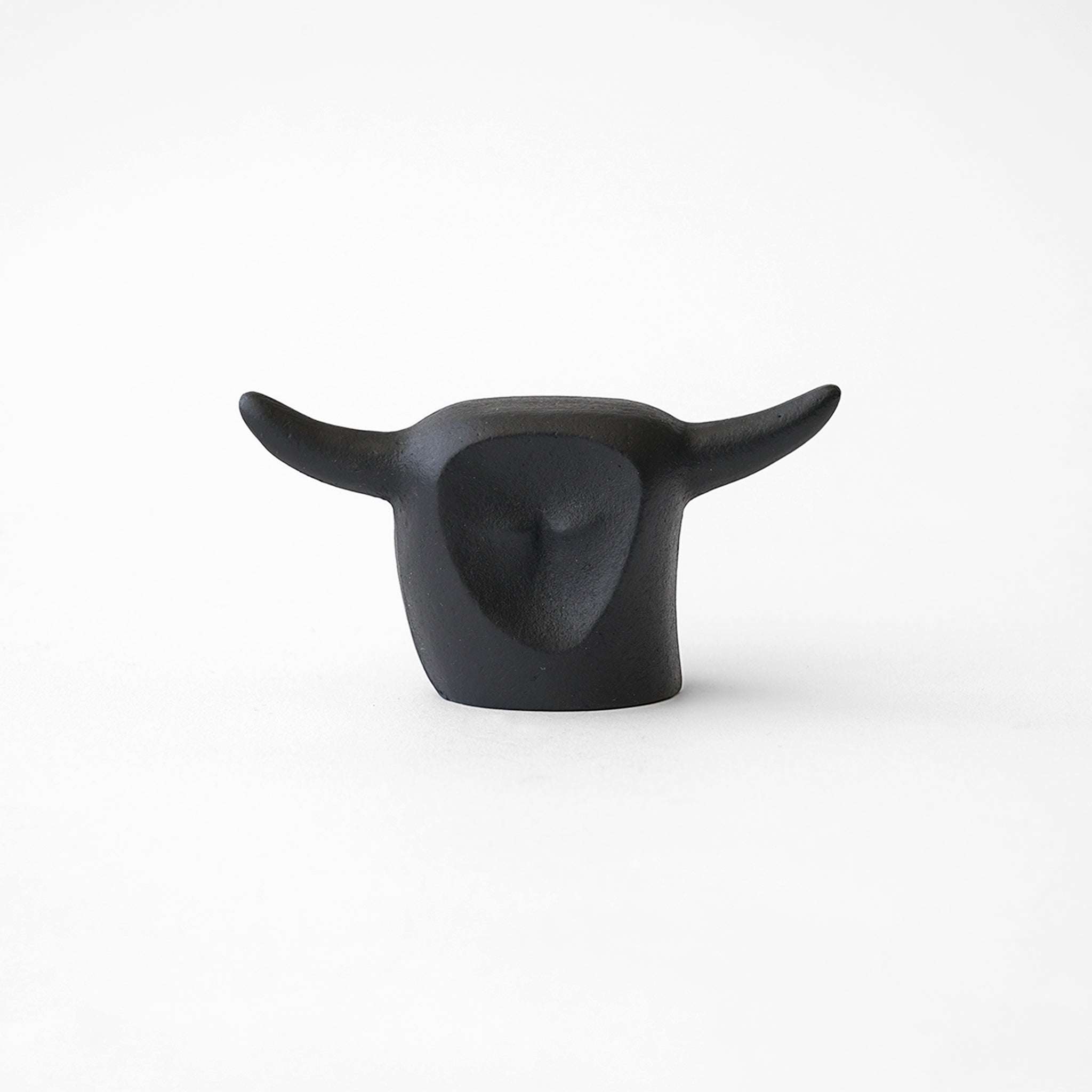 Sumitani Saburo Shoten Cow Paperweight