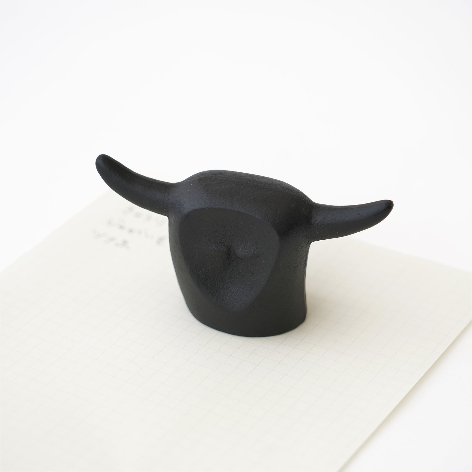 Sumitani Saburo Shoten Cow Paperweight